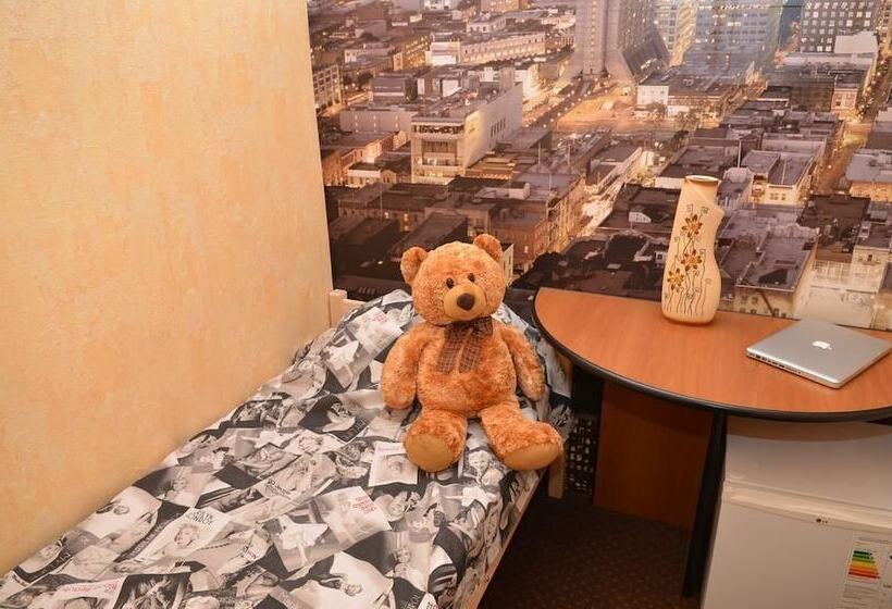 Teddy Hostel