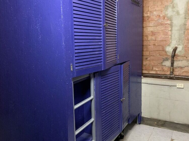 Thes Bed&breakfast Hostel