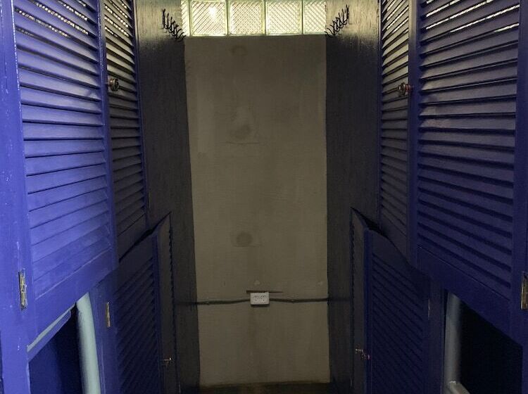 Thes Bed&breakfast Hostel