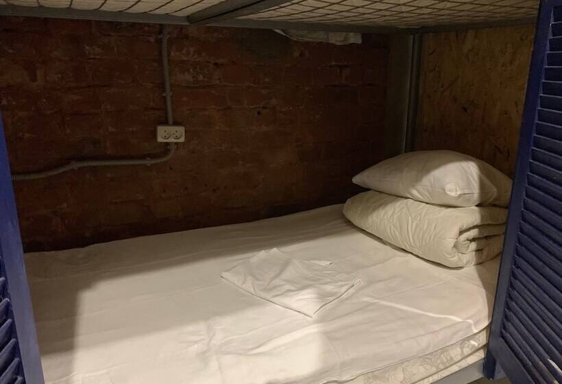 Thes Bed&breakfast Hostel