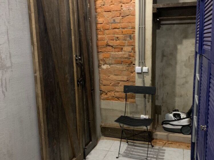 Thes Bed&breakfast Hostel