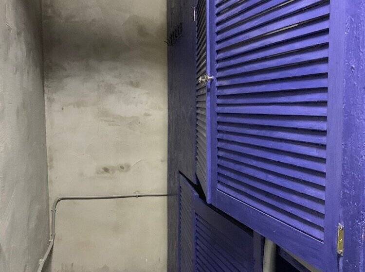 Thes Bed&breakfast Hostel