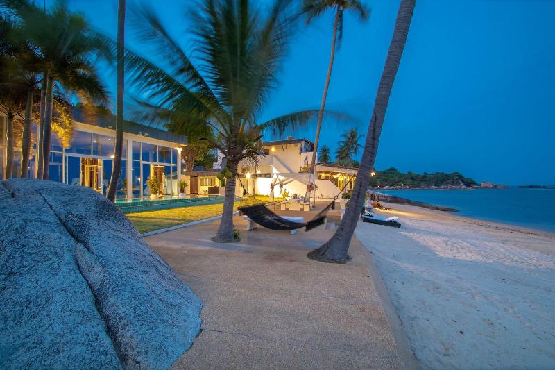 הוסטל The Rock Samui Poshtel Lamai Beach