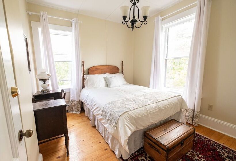 مبيت وإفطار Carlisle House Inn