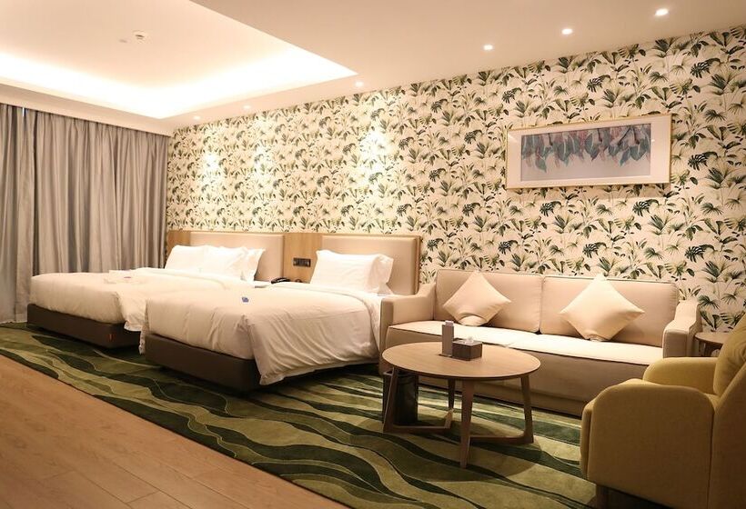 Emerald Bay Hotel Fuxian Lake