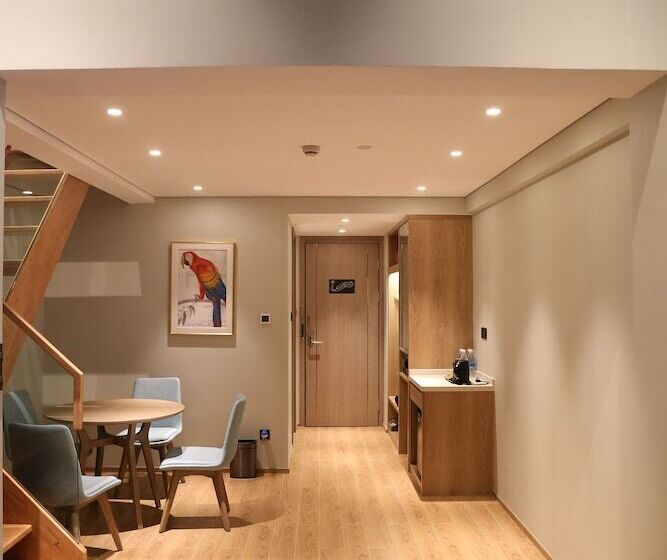 Emerald Bay Hotel Fuxian Lake