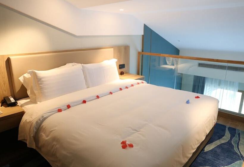 Emerald Bay Hotel Fuxian Lake