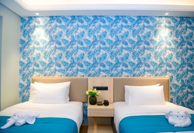 Emerald Bay Hotel Fuxian Lake