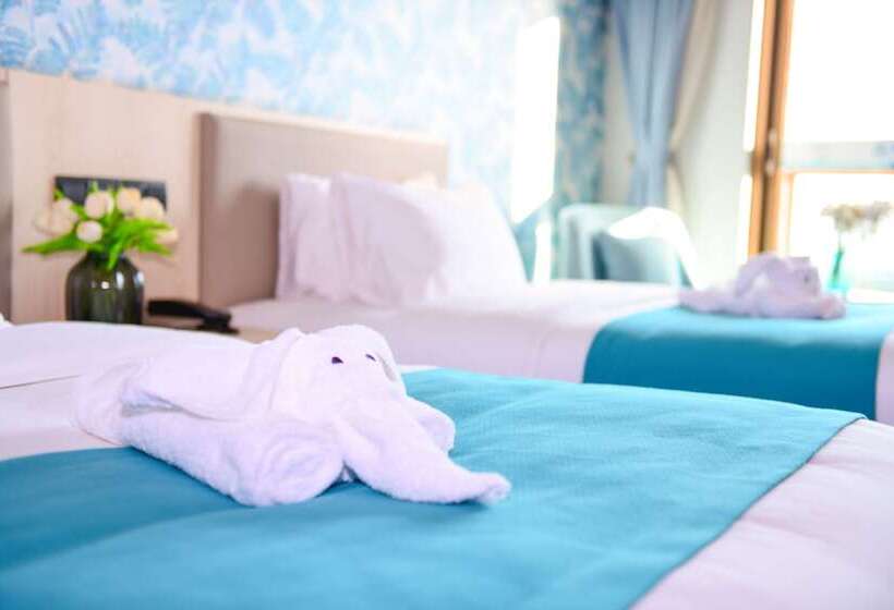 Emerald Bay Hotel Fuxian Lake