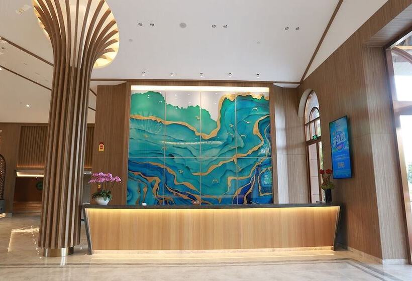 Emerald Bay Hotel Fuxian Lake