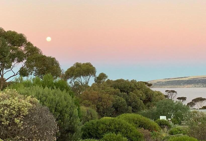 Emu Bay Holiday Homes