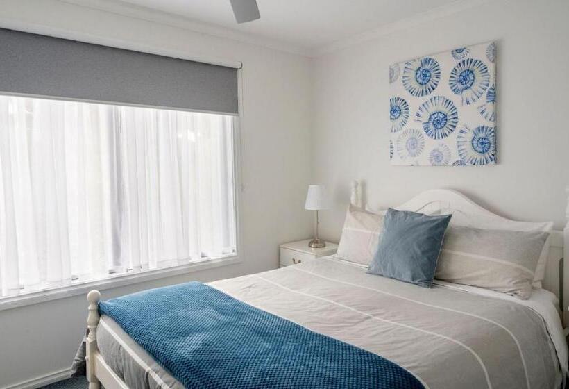 Emu Bay Holiday Homes