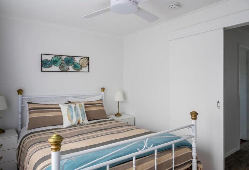 Emu Bay Holiday Homes