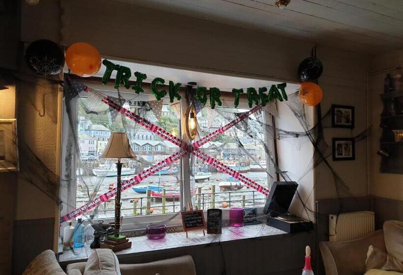 فندق فئة نجمة واحدة The Harbour Moon