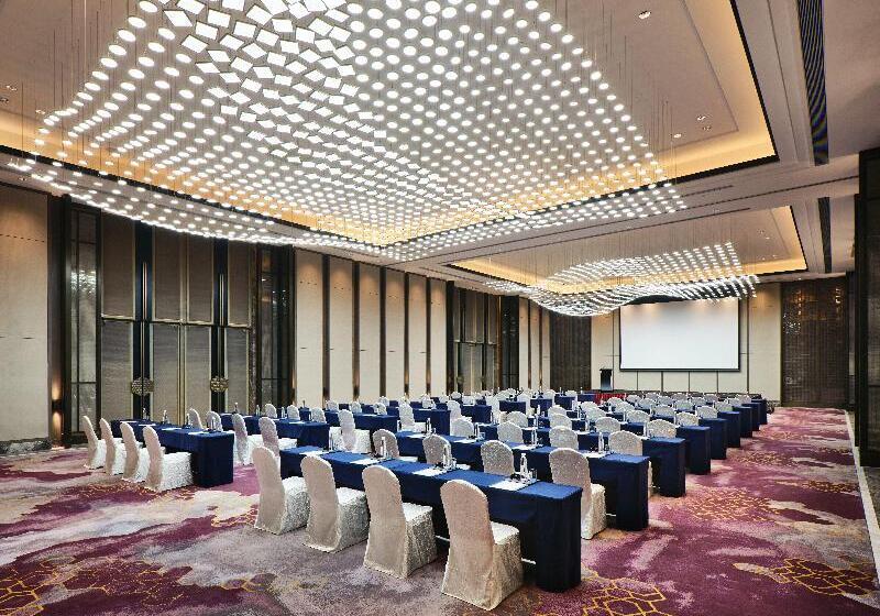 ホテル Crowne Plaza Wuxi Lake View By Ihg