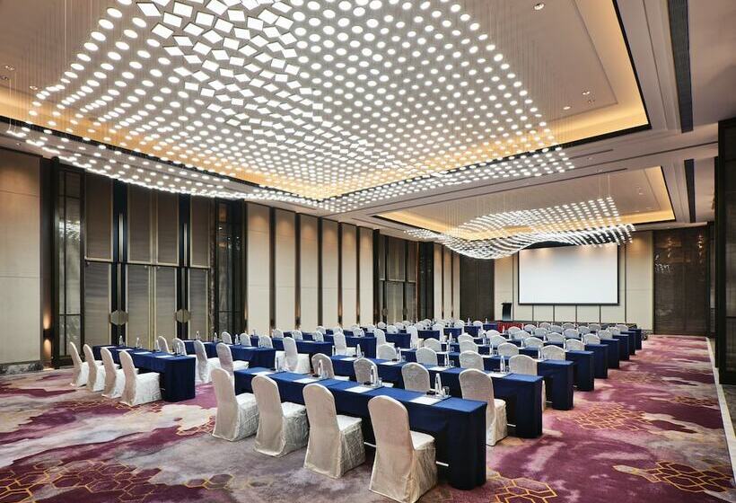 ホテル Crowne Plaza Wuxi Lake View By Ihg