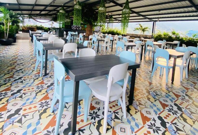 בית מלון כפרי Doral Inn