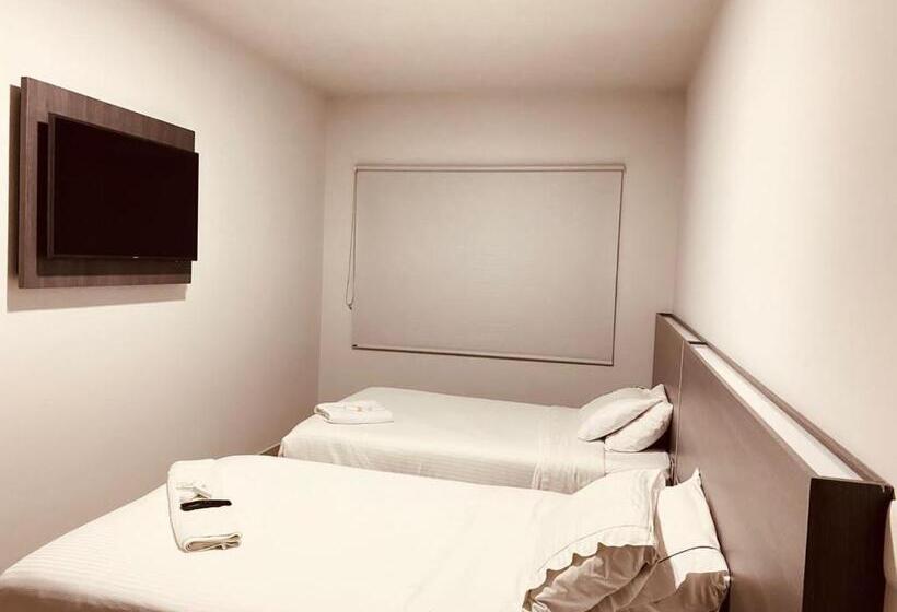 בית מלון כפרי Doral Inn