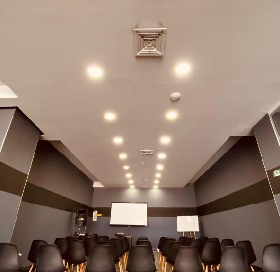 בית מלון כפרי Doral Inn