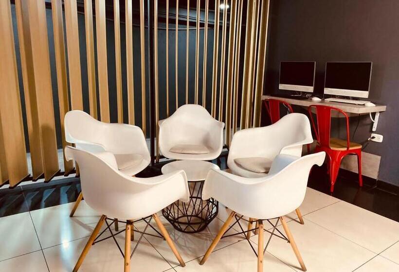 בית מלון כפרי Doral Inn