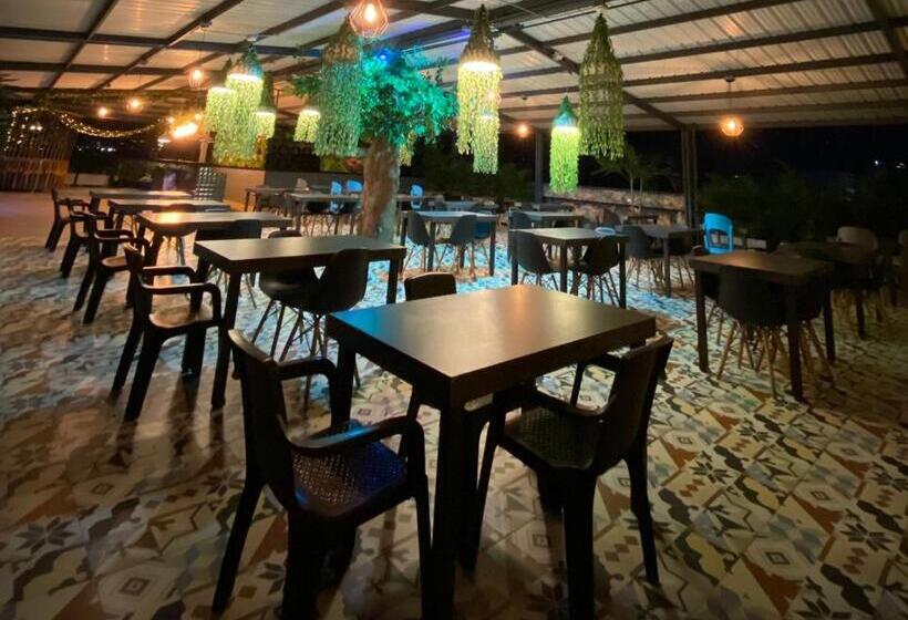 בית מלון כפרי Doral Inn