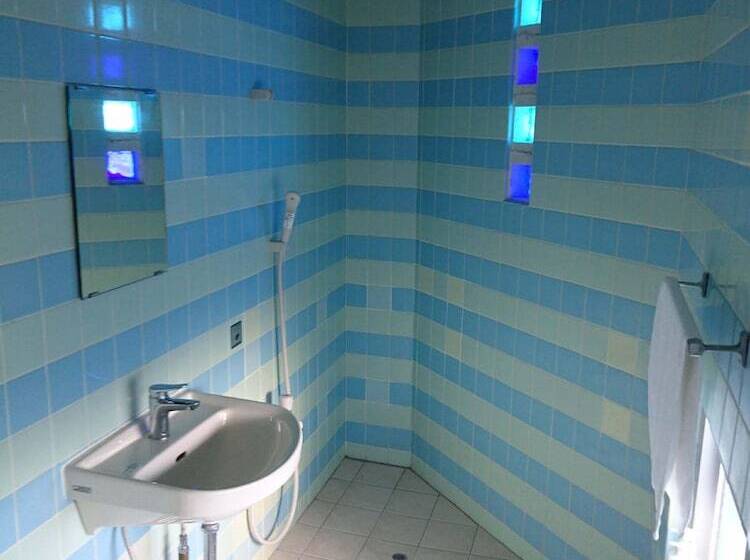 בית מלון כפרי Eef Condominium Kumejima