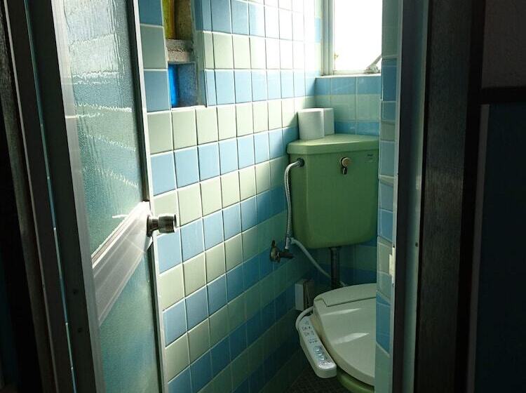 בית מלון כפרי Eef Condominium Kumejima