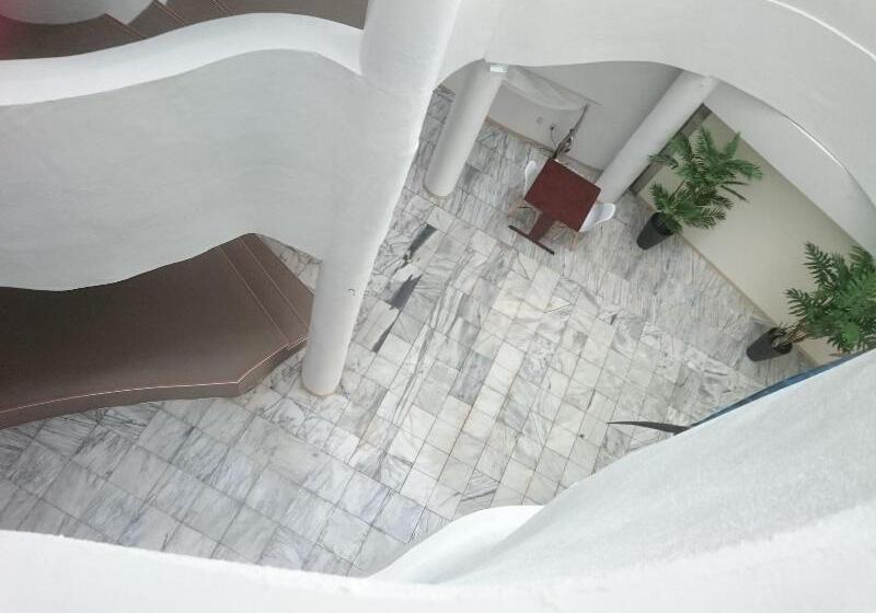 בית מלון כפרי Eef Condominium Kumejima