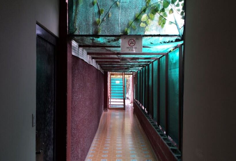 Отель Esmeralda