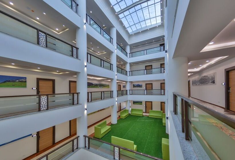 Hotel Golden Leaf Kashmir