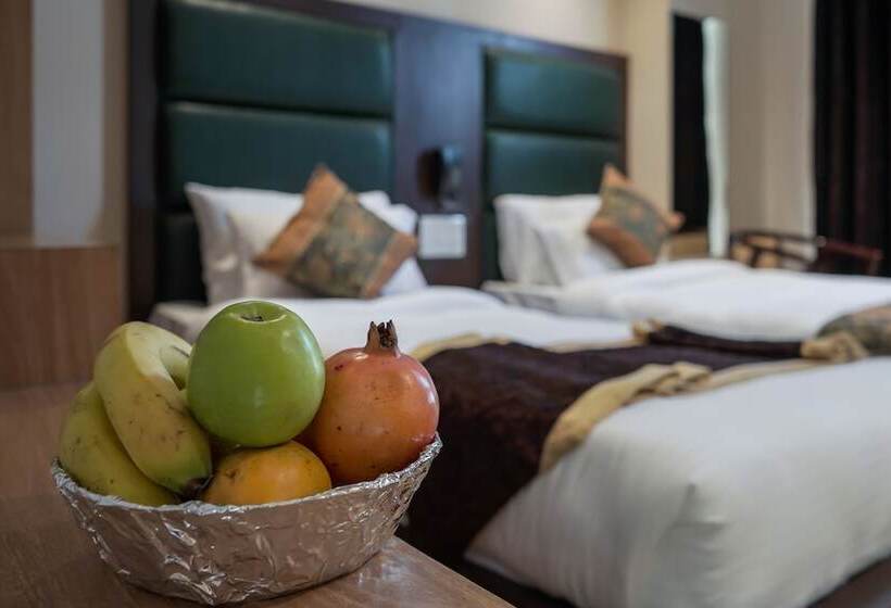 Hotel Golden Leaf Kashmir