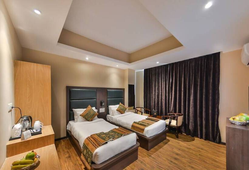 Hotel Golden Leaf Kashmir