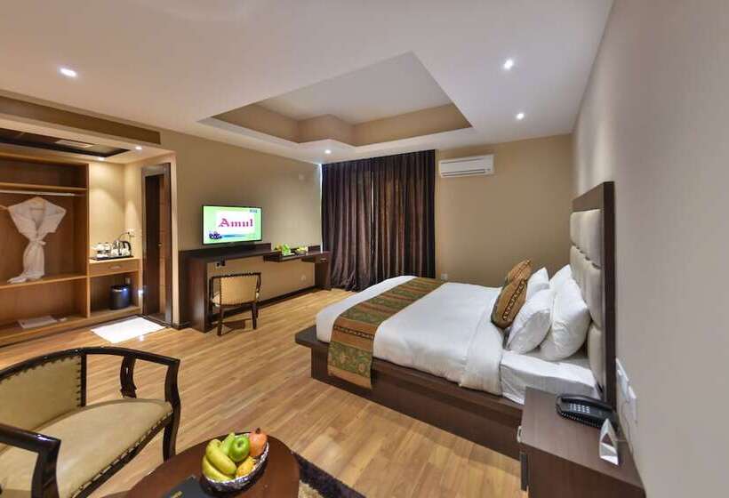 Hotel Golden Leaf Kashmir