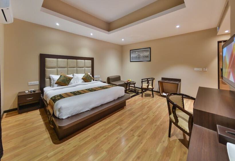 Hotel Golden Leaf Kashmir