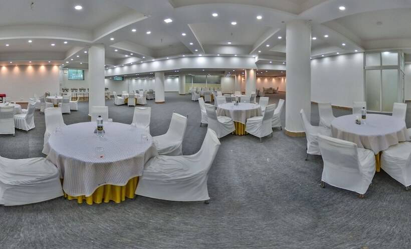 Hotel Golden Leaf Kashmir