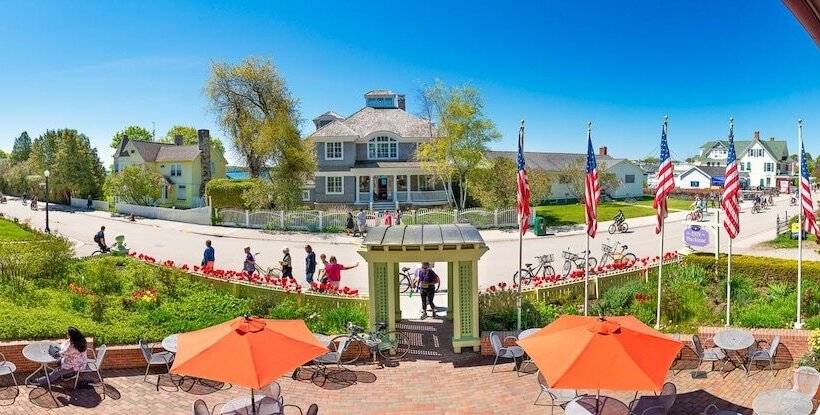 Отель Inn On Mackinac