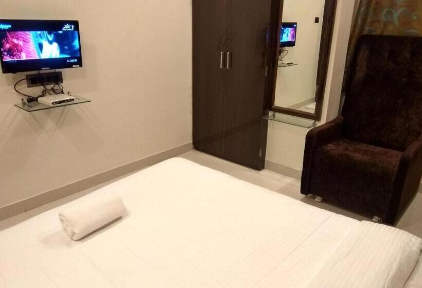 هتل Jk Rooms 126 Parashar Legacy   Opp Railway Station