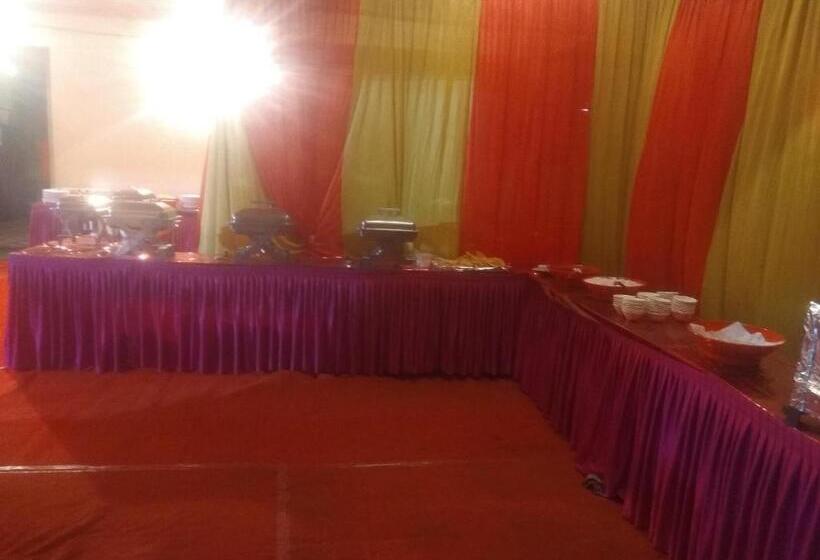 هتل Jk Rooms 126 Parashar Legacy   Opp Railway Station