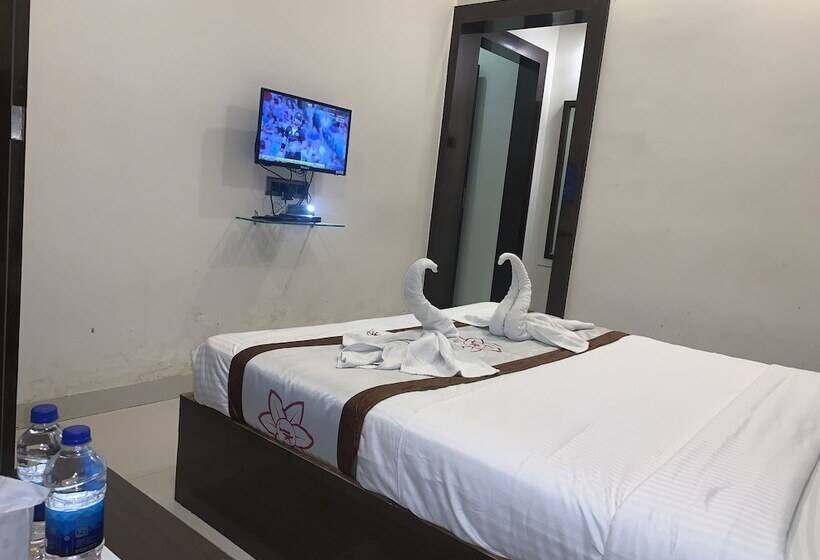 هتل Jk Rooms 126 Parashar Legacy   Opp Railway Station