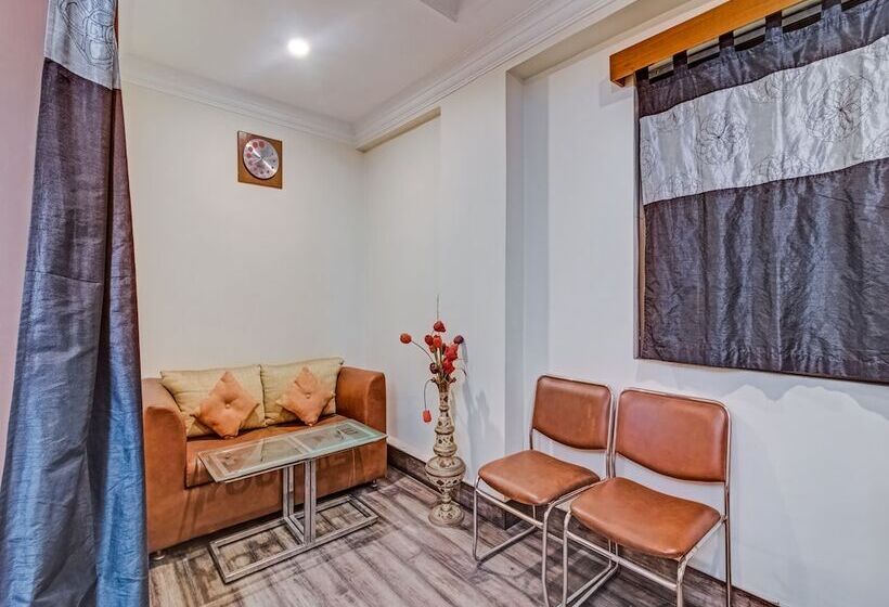 호텔 Meridian By Oyo Rooms