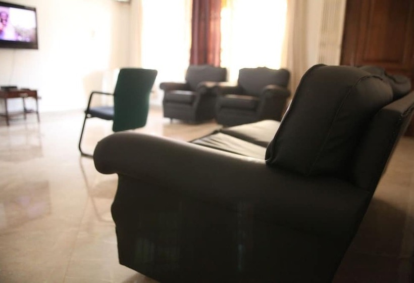 هتل Palena Gardens