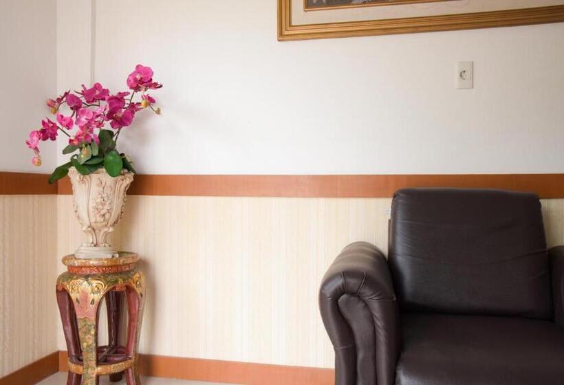 酒店 Reddoorz Near Uin Sumatera Utara