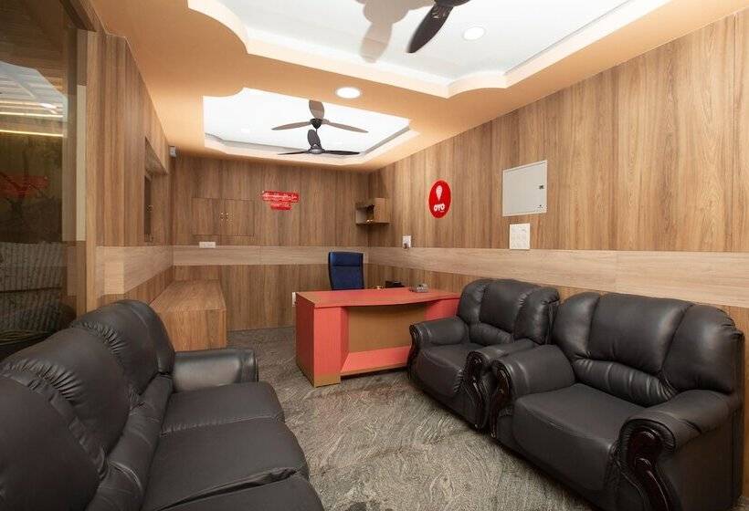 Oyo 23398 Hotel Sri Murugan