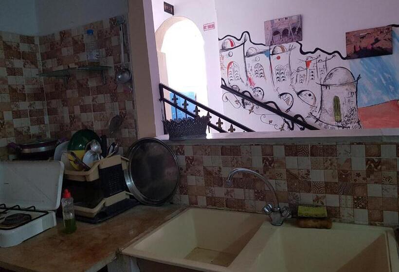 پانسیون Auberge Alferdaous