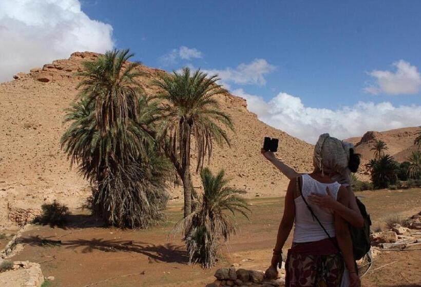 پانسیون Auberge Alferdaous