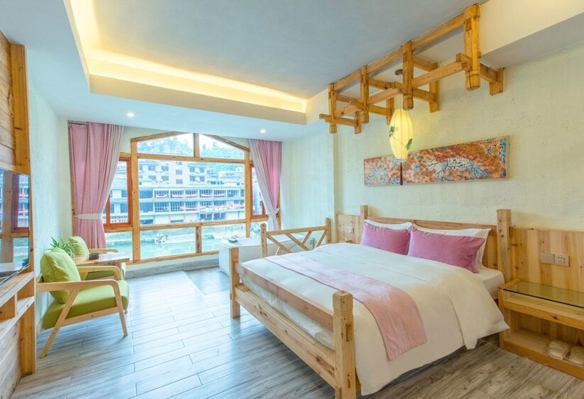 بنسيون Floral  Fenghuang Huercaowu