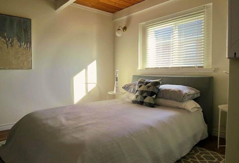 The Fourth Lock Bed & Breakfast