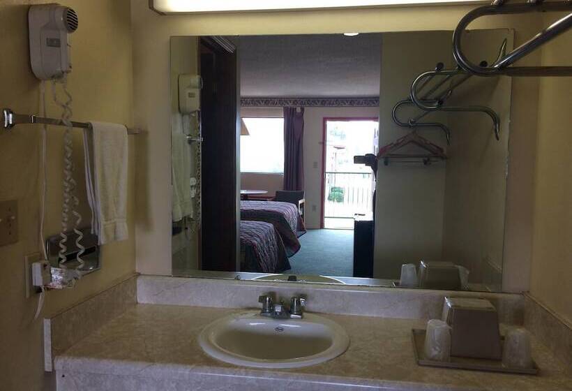 Western Motel   Camilla