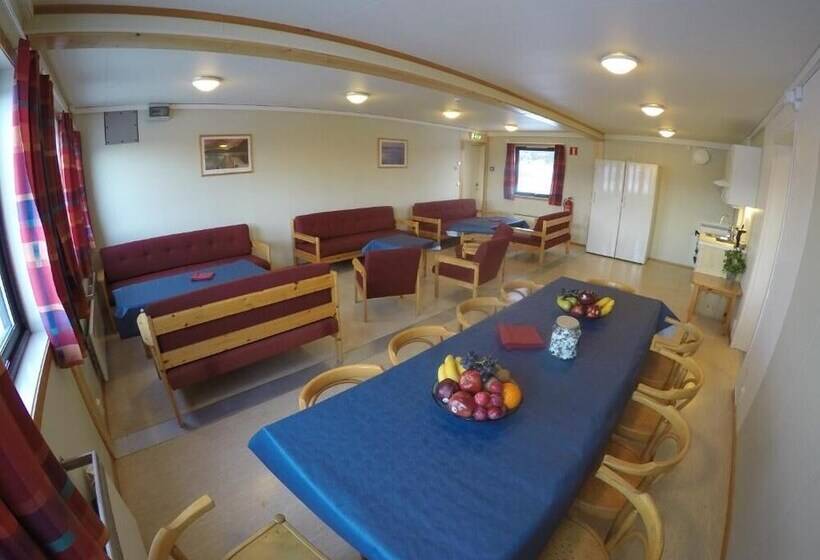 הוסטל Lundhøgda Camping Og Motell