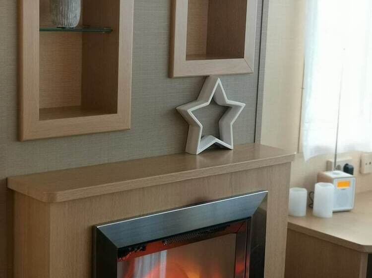 הוסטל Lundhøgda Camping Og Motell